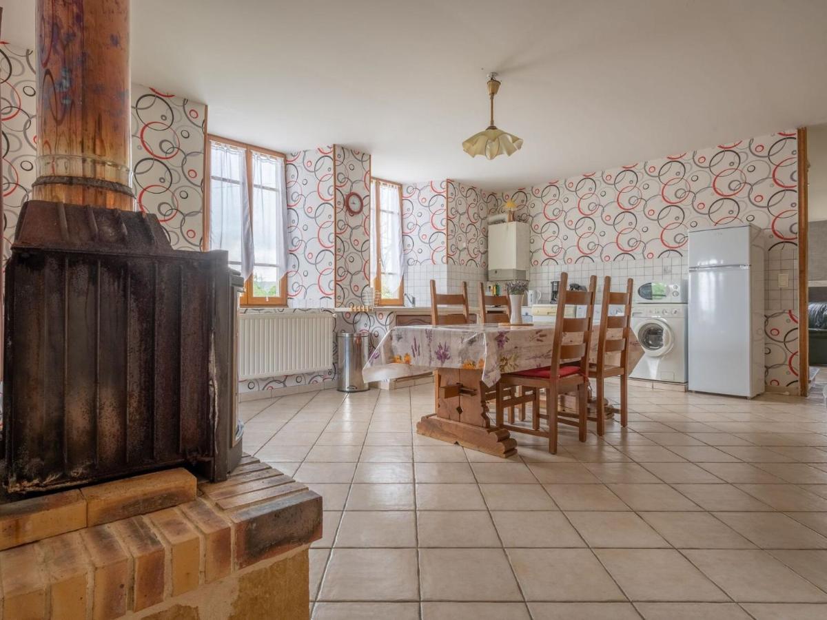 Vintage Holiday Home With Private Garden Nouart Kültér fotó